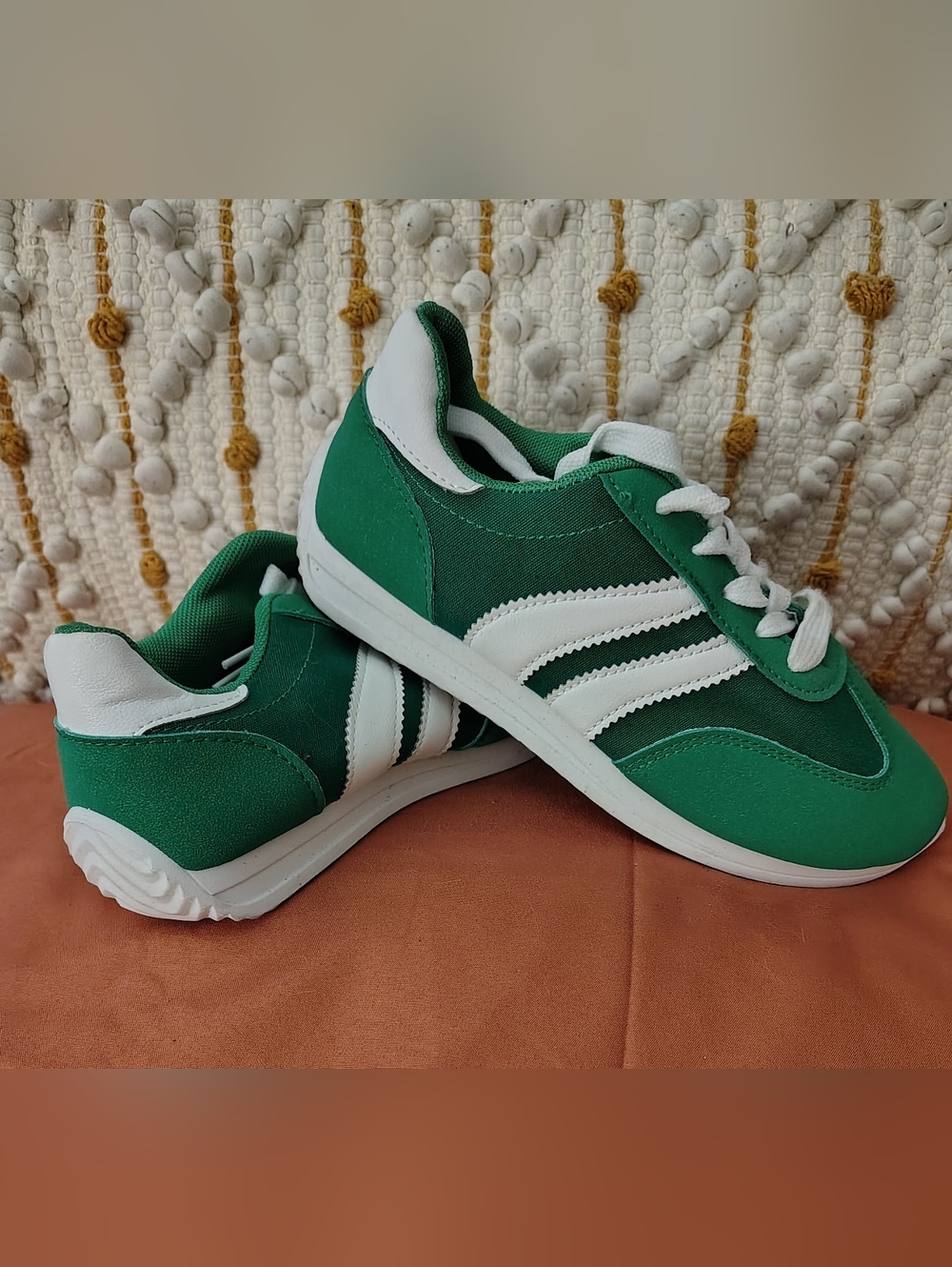 Woman's Tennis Shoe